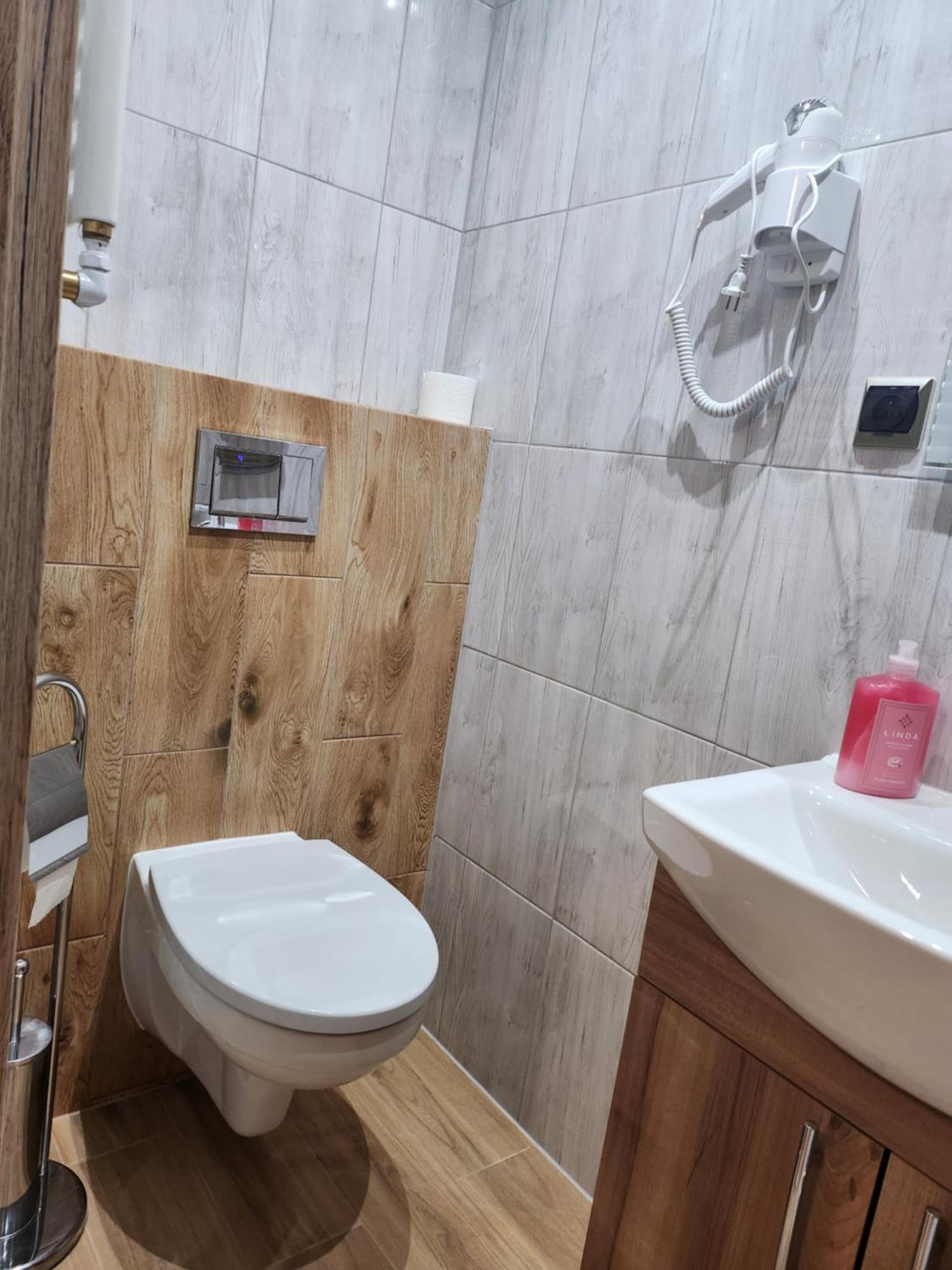 Goscinna Hacjenda Radwanice Extérieur photo