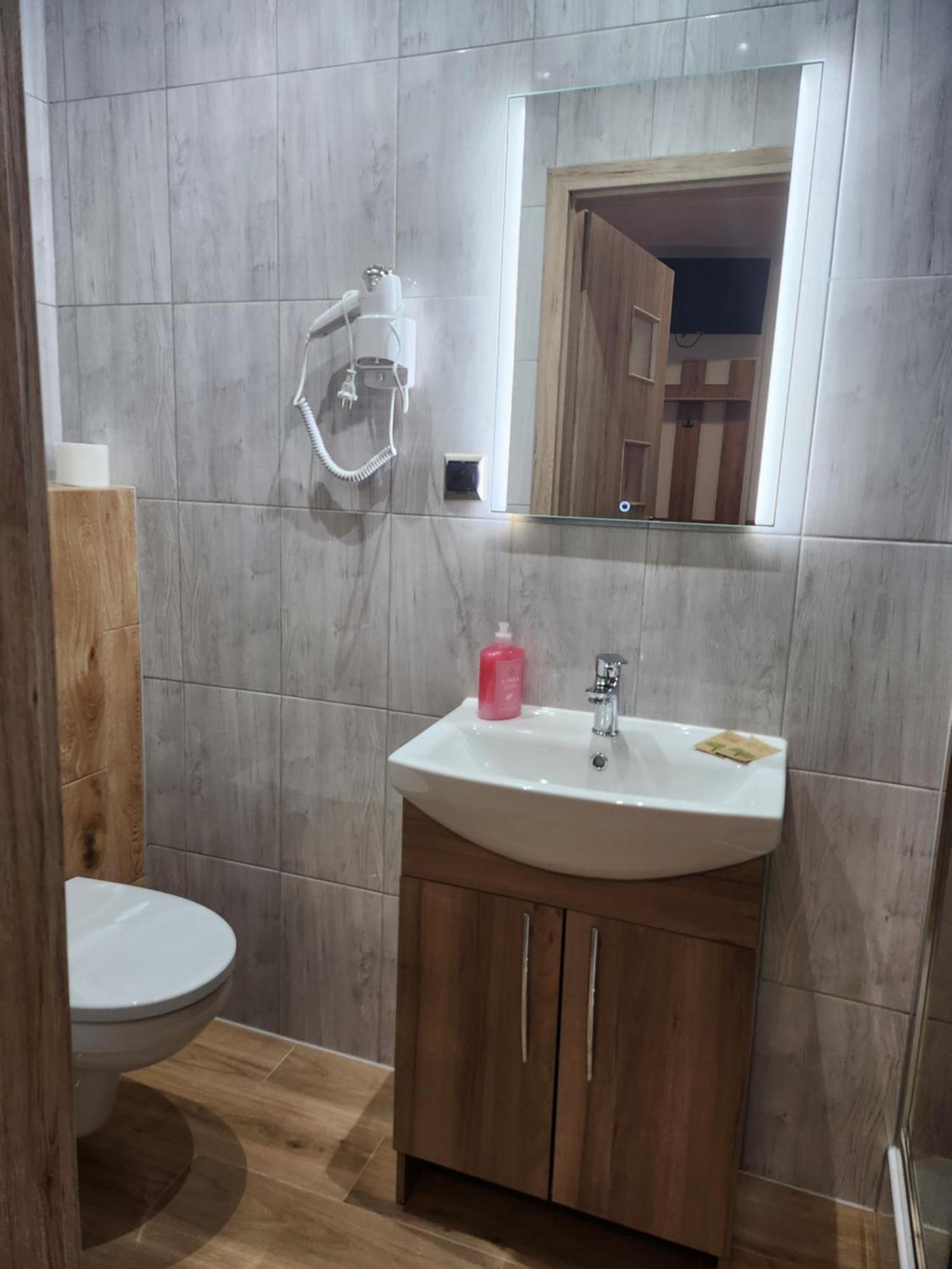Goscinna Hacjenda Radwanice Extérieur photo